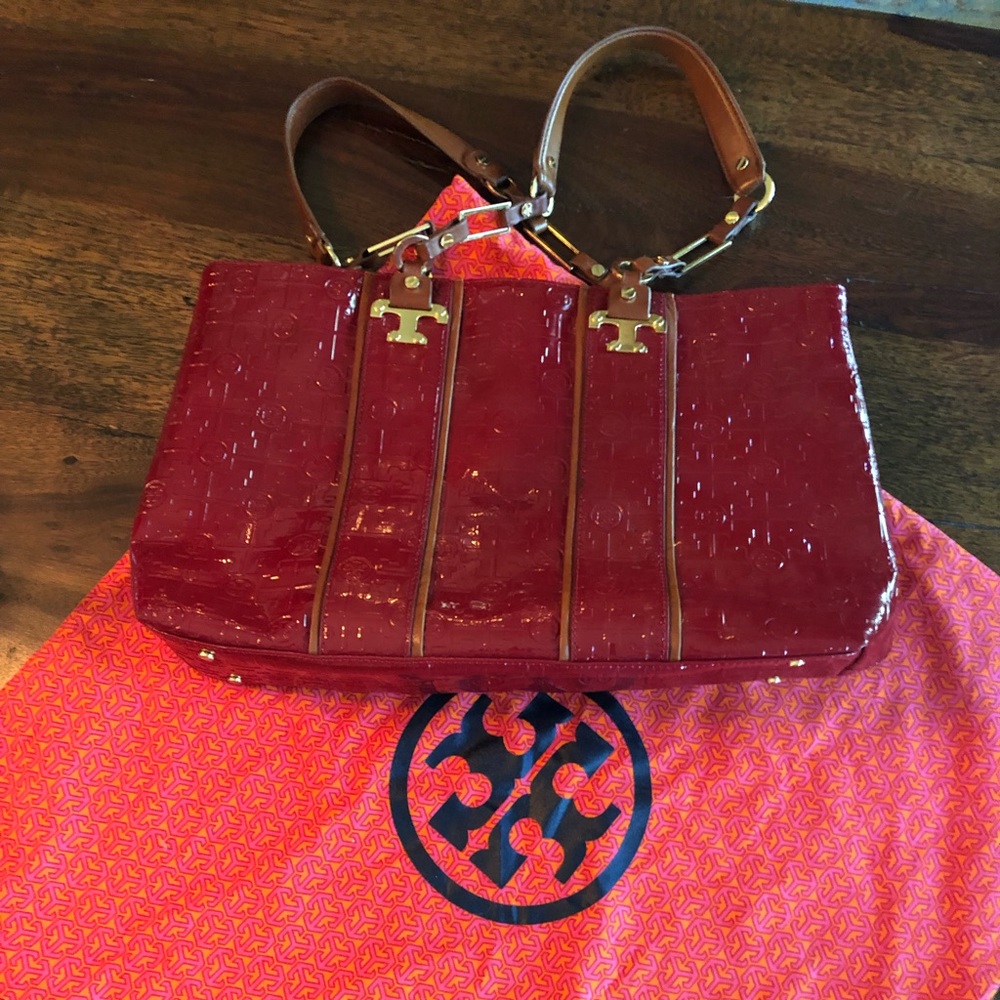 Tory Burch 13x16 tote. Dust bag included.